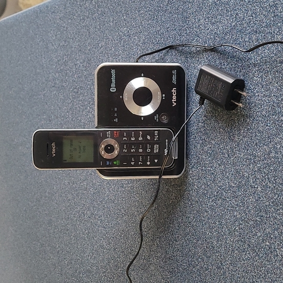 Vtech 3 Handset Connect to Cell and DECT 6.0 Cordless Headset - Picture 9 of 9